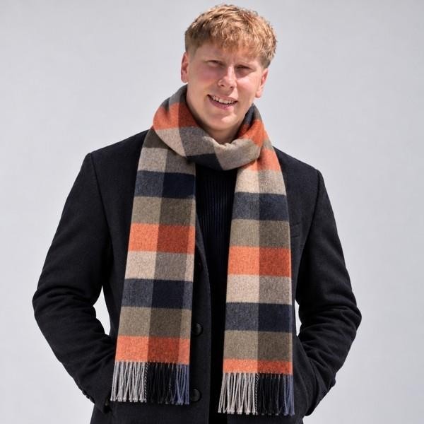 Checked Scarf 720 Brown